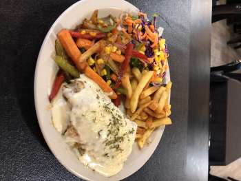 Pechuga rellena tocino, hongos y mozzarella